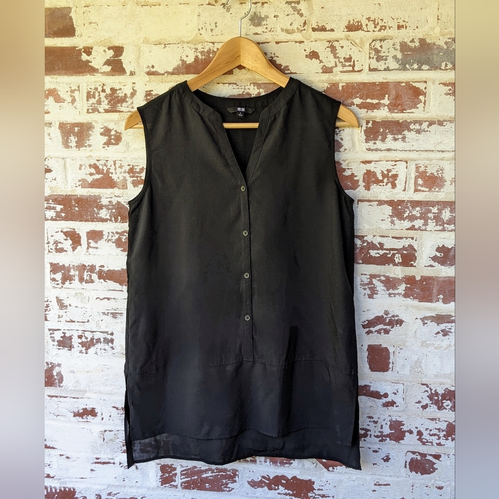 Uniqlo Button-down Sleeveless Blouse